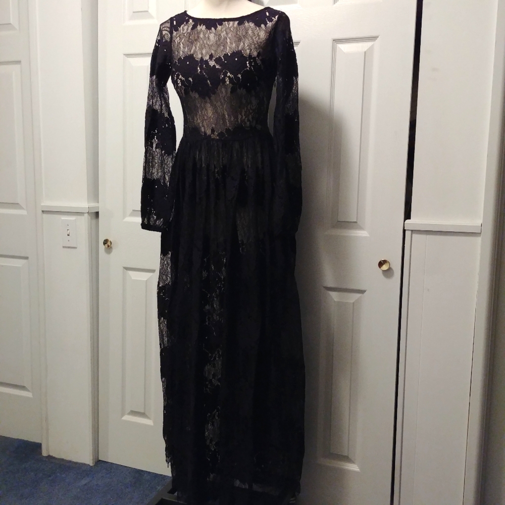 Women's lace gown